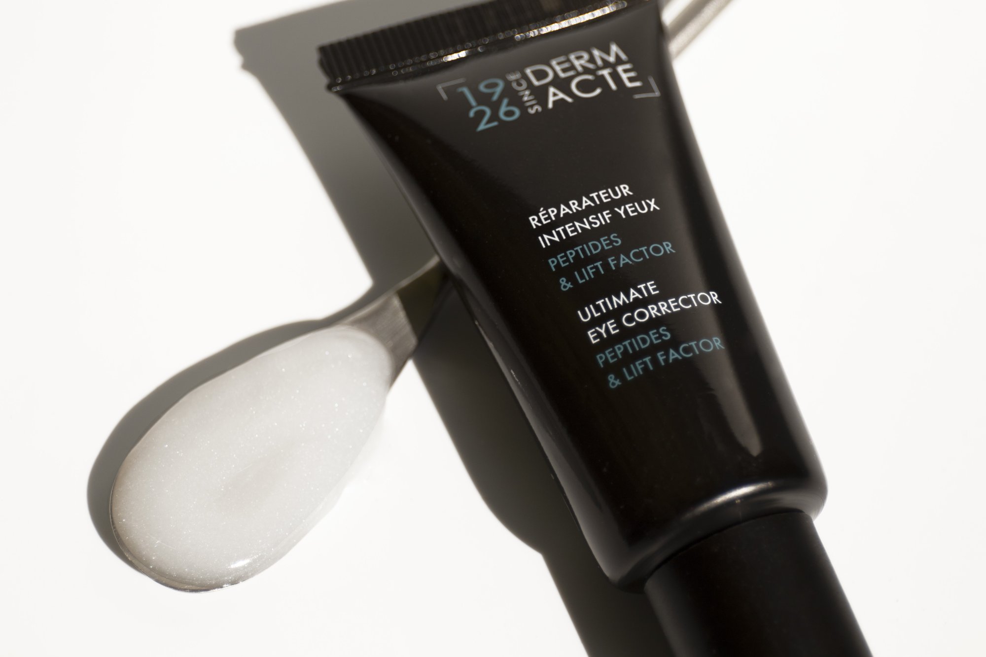 Восстанавливающий корректирующий уход для глаз с пептидами и лифтинг-фактором 15мл