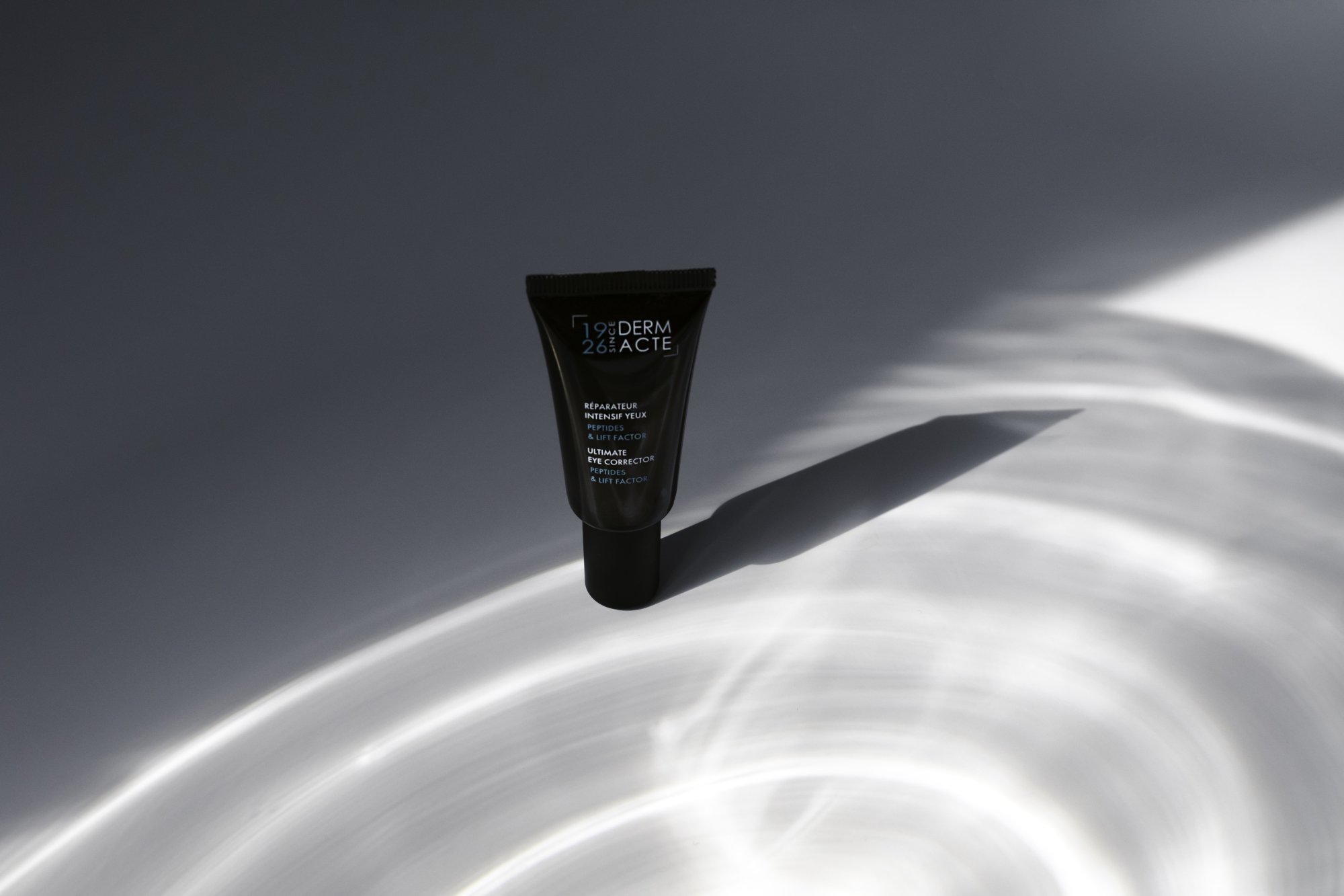 Восстанавливающий корректирующий уход для глаз с пептидами и лифтинг-фактором 15мл