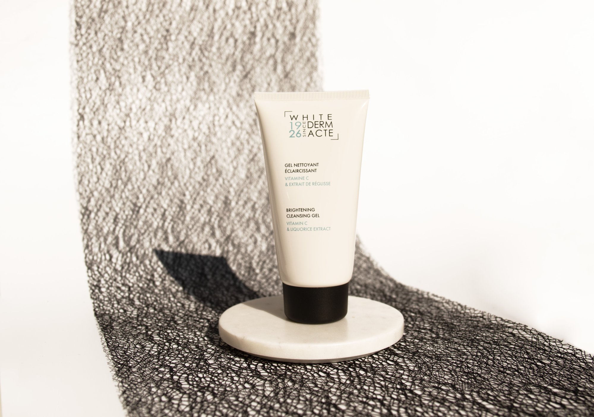 Осветляющий очищающий гель с витамином С и экстрактом лакрицы 150 мл