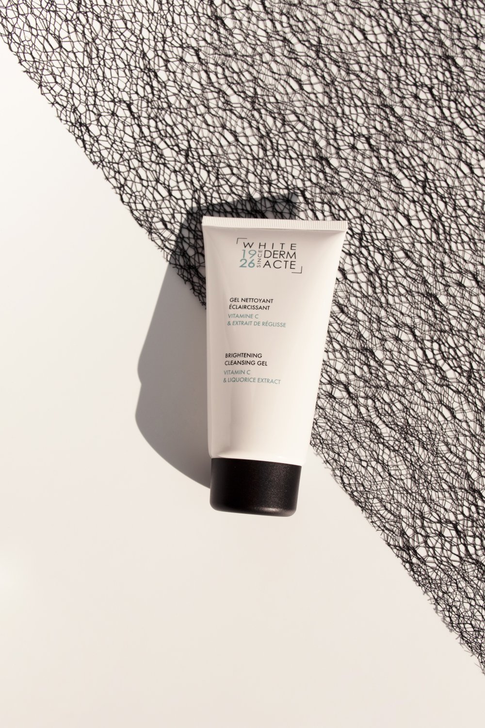 Осветляющий очищающий гель с витамином С и экстрактом лакрицы 150 мл