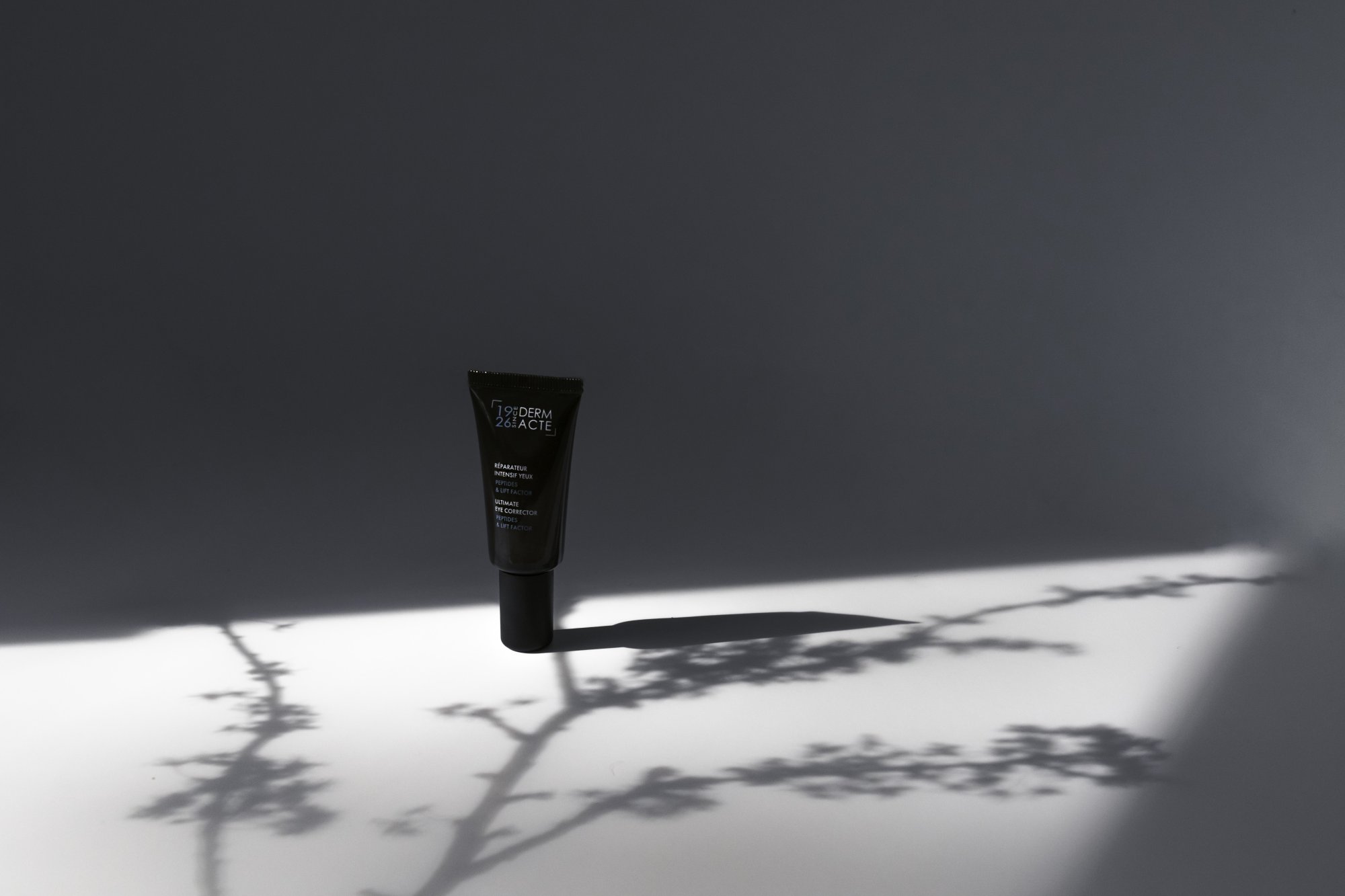 Восстанавливающий корректирующий уход для глаз с пептидами и лифтинг-фактором 15мл